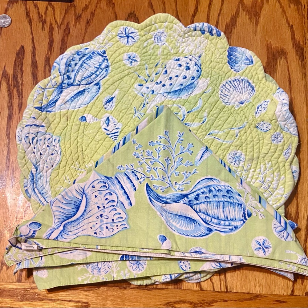 ☀️5/$10 Blue and Green Seashell Quilted Placemats and matching napkins